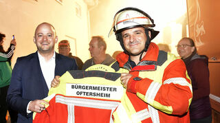 Baumstellen beim neuen Bürgermeister Pascal Seidel im Garten durch die Feuerwehr 2022
vaf-foto/Alfred Gerold/VDS/ VG Bild und Kunst 
www.as-sportfoto.de
Alfred Gerold, Feldstrasse 114, 68259 Mannheim 
fon.0178/4550793 vaf-foto@web.de