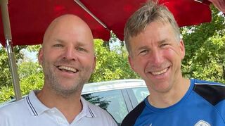 Vorstandsmitglied Stephan Herrmann (l.) und Jugendleiter Markus Zickermann freuen sich über die Auszeichnung mit dem Gütesiegel des Verbandes.