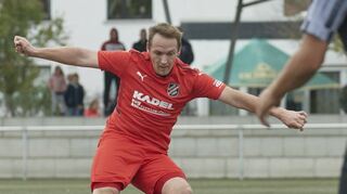Robin Hadameck traf für die SpVgg Ilvesheim zum 1:0 gegen Friedrichsfeld und ebnete somit den Weg für den Heimsieg seiner Mannschaft.