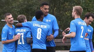 Die Eppelheimer haben im Derby dreimal Grund zum Jubeln. Leon Ziemski (2. v. l.) trifft zweimal und Yonathan Domingos (4. v. l.) einmal.