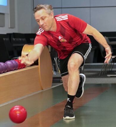 Jens Petri kegelt das beste Ergebnis bei den Plankstadtern und träft seinen Teil zum Sieg bei.