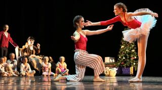 METADATEN aus dem DC-Upload-Tool:

Bildtext: Schwetzingen Schlosstheater Ballettschule Kerber 05.11.2022 , Bild: Lenhardt

Hochgeladen von:
Norbert & Dorothea Lenhardt / SZ Freie Mitarbeit (doro-lenhardt@t-online.de)

Bildrechte:
1.) Ich bin berechtigt, die hochgeladenen Bilder der Mediengruppe Dr. Haas GmbH zur Verfügung zu stellen. Die Bilder dürfen in den gedruckten Ausgaben des "Mannheimer Morgen", "Südhessen Morgen", "Bergsträßer Anzeiger", "Schwetzinger Zeitung/Hockenheimer Tageszeitung" sowie "Fränkische Nachrichten" inklusive deren Internetauftritte (www.mannheimer-morgen.de, www.bergstraesser-anzeiger.de, www.schwetzinger-zeitung.de und www.fnweb.de)
2.) Es wird ein vollumfängliches einfaches Nutzungsrecht ohne zeitliche Beschränkung eingeräumt.
3.) Ich versichere, dass die abgebildeten Personen einer entsprechenden Veröffentlichung zugestimmt haben. Die Bilder dürfen bearbeitet und archiviert werden.

4.) Die Bilder dürfen in Social-Media-Kanälen wie Facebook und Instagram genutzt werden.

Nutzung: Kostenpflichtig nutzbar

ID im DC-Upload-Tool: 26884