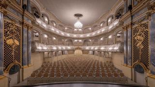 Das Schlosstheater in Schwetzingen ist das älteste Rangtheater in Europa - und behält den Namen Rokokotheater.