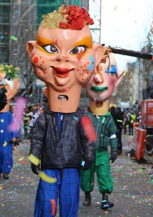 Die Schwellköpp beim großen Fasnachtsumzug.