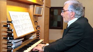 Kirchenmusiker Alexander Levental spielt in der evangelischen Johanneskirche anlässlich seines Dienstjubiläums nach 25 Jahren.