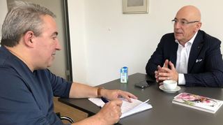 Der Geschäftsführer der Staatlichen Schlösser und Gärten Michael Hörrmann (r.) beim Redaktionsgespräch mit Chefredakteur Jürgen Gruler.