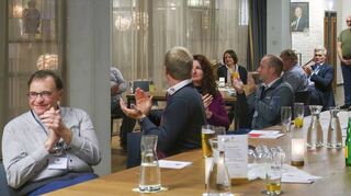 Zahlreiche Gäste sind zum HG-Kamingespräch ins Welde-Brauhaus gekommen. Die Veranstaltung ist immer auch ein großes Netzwerktreffen.