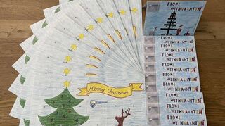 In zwei Formaten ist der Kalender erhältlich: DIN-A4 für die Wand (l.) und DIN-A5 zum Aufstellen. Die Motive haben die Gaußianer Hannah und Niklas gemalt.