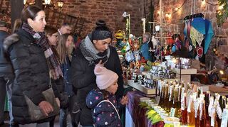 Der Weihnachtsmarkt des Heimat- und Kulturkreises wartet mit zahlreichen Angebo-ten auf – für jeden ist etwas dabei.