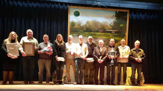 Die Geehrten beim Familienabend des Angelsportvereins Rohrhof. Bild: Uhrig