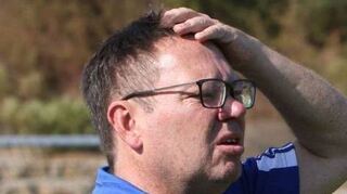 Da kann man ja nicht mehr hinschauen, was seine Mannschaft auf dem Spielfeld abliefert. Das hat auch Thorsten Barth bewogen, sein Traineramt mit sofortiger Wirkung in Brühl zu beenden.