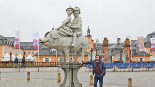 Andreas Sturm am Treffpunkt: dem Glücksschwein in Schwetzingen.