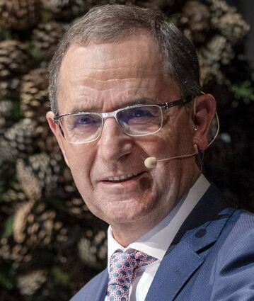 Der scheidende Vorstandsvorsitzende Rudolf Müller beim Forum.