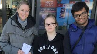 Lehrerin Sabrina Richter (v.l) mit Nina und Levin aus der Berufschulstufe.