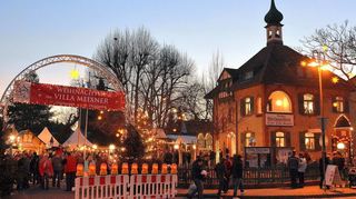 Die Villa Meixner erstrahlt am vierten Adventswochenende wieder im Lichterglanz des Weihnachtsmarktes.