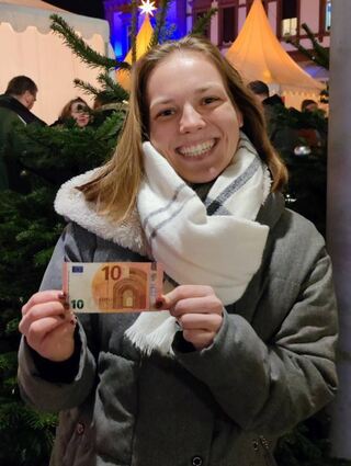 Laura Kaltschmidt möchte wissen: Wie weit kommt sie mit 10 Euro?