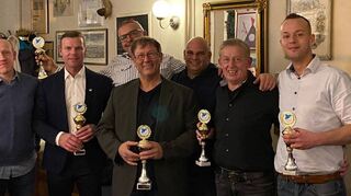 Robert Zielonkowski (v.l.), Markus Strube, Fränk Storck, Torsten Hetterling, Sascha Herzog, Jürgen Bruckbauer und Marco Hartmann bei der Angelerehrung.