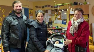 Marcel Dörfer (v. l.), Nilgün Atasoy, Sami und Sabine Petzold waren auf Tour durch die Kindergärten.
