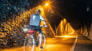 Freie Wähler und CDU setzen sich im Gemeinderat zur Erhöhung der Radwegsicherheit Richtung Reilingen durch - hier ein Symbolbild.