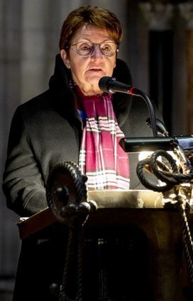 Mundartdichterin Edith Brünnler ist während der Vorführung die Erzählerin.