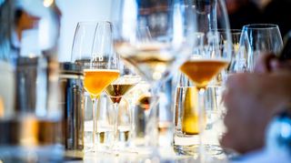 An Festen, Familientreffen und geselligen Anlässen gehören alkoholische Getränke häufig dazu.