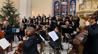 Das Vokalensemble mit Gastsängern und der Kurpfalzphilharmonie begeistert mit dem Bach-Oratorium.