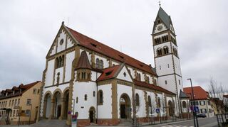 Die 1905 im neoromanischen Still erbaute katholische Kirche St. Sebastian ist 2023 zum ersten Mal eine Spielstätte der SWR Festspiele Schwetzingen.