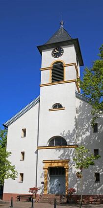 In die evangelische Kirche in Reilingen (Bild) wurde an Weihnachten wie auch in die evangelische Kirche in Neulußheim, eingebrochen.