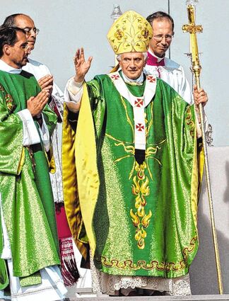 2011: Eine Messe in Freiburg gehört zum Programm bei Papst Benedikts XVI. Deutschland-Besuch.