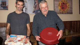Antonio Sotgiu und Frank Käseberg haben eine Alternative für Pizzakartons bereits im Einsatz.