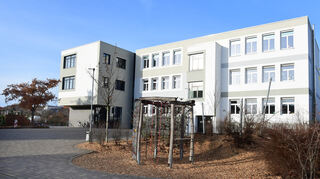 Der Anbau an die und die Erweiterung der Albert-Schweitzer-Schule werden das größte Projekt in diesem Jahr sein. Rund fünf Millionen Euro wird die Baumaßnahme kosten.