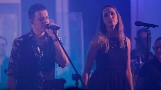 Die Band „Acoustic Rock Night“ begeistert in der Tanzschule Feil unter anderem mit Daniel Würfel und Lorena Huber.