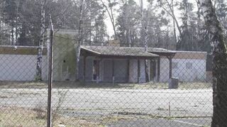 Das ehemalige Gebäude des Rod and Gun Clubs soll nun ebenso wie die versiegelten Flächen des Areals rückgebaut werden.