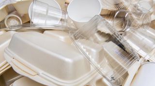 Weniger Müll ist das Ziel: Speisen und Getränke zum Mitnehmen soll es auch in Mehrwegverpackungen geben.