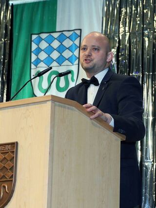 Premiere, „doppelte Freude“ und überdies eine sportive Herausforderung: Pascal Seidel bei seiner akribisch vorbereiteten, authentischen Neujahrsansprache.