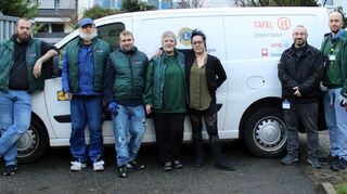 Inzwischen ist das Team der ehrenamtlichen  vom Tafelladen  + Ei“ sehr ausgedünnt. Die beiden Fahrzeuge, die können aufgrund des Personalmangels derzeit nicht eingesetzt werden.