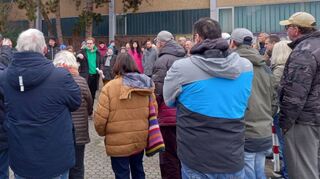 Am Bürgerdialog der Eppelheimer Grünen nehmen mehr als 80 Menschen teil. Die Partei spricht sich dabei für den Neubau einer Halle aus, kritisiert aber drohende Nachver-dichtung und Versiegelung.