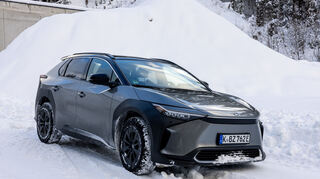 mid Zillertal - Toyotas bZ4X muss sich im Schnee-Härtetest beweisen.