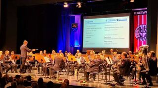 Die Stadtkapelle Hockenheim sorgt an diesem Abend für die musikalische Begleitung.