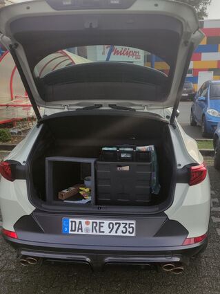 mid Soest - Das Performance-SUV bietet im Kofferraum 410 Liter Volumen an.
