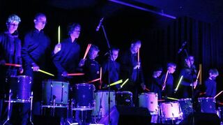 Die Schüler und Lehrer der Musikschule Klangfabrik sorgen für die fulminante Begleitmusik des Empfangs – Chapeau!