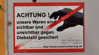 Abschreckung erfolglos: Der Verurteilte hat Sicherungen der gestohlenen Artikel nach Aussagen eines Baumarktangestellten aus Achern professionell entfernt. (Symbolbild)