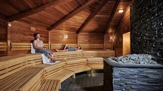 Erholsame Saunazeit in der Vukaneifel Therme in Bad Bertrich: Fünf Saunen mit ihren unterschiedlichen Temperaturbereichen steigern das Wohlbefinden.