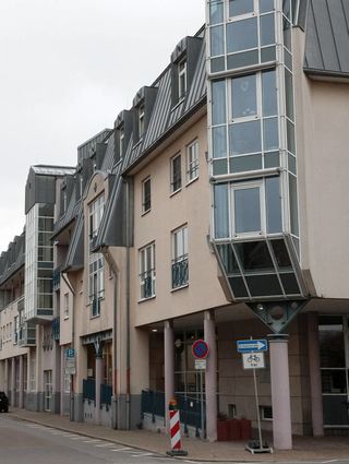 Wenn das Altenheim St. Elisabeth komplett in die Karlsruher Straße umgezogen ist und das Gebäude in der Rathausstraße leer steht, dann will die Stadt darin Flüchtlinge unterbringen. Weshalb sie es dem Kreis abkaufen will.