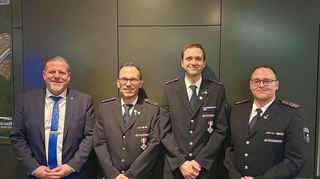 Ein Bild mit den neuen Kommandantenstellvertretern angehängt (auf dem Bild zu sehen von links nach rechts OB Zeitler, Björn Blattner als 2. Stellvertreter, Martin Krämer als 1. Stellvertreter und Daniel Ernst).