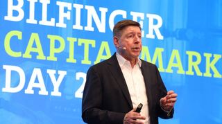 Stellt seine Strategie vor: Bilfinger-Chef Thomas Schulz vor Investoren in Frankfurt.