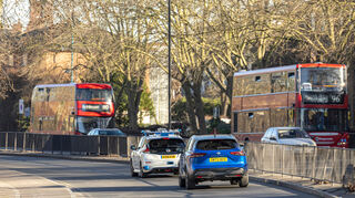 mid Groß-Gerau - Das Testfahrzeug ist in der Lage, autonom durch die Straßen Londons zu navigieren.