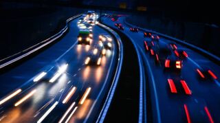 Gemischter Verkehr: Wer fährt in Zukunft selbst, wer autonom? Experten sind sich sicher, dass es keine einheitliche Regelung geben wird.