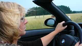 mid Groß-Gerau - Für Cabrio-Besitzer kann sich ein Saisonkennzeichen in barer Münze auszahlen.