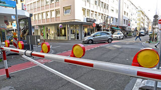 Ab dem 13. März endet der Verkehrsversuch in der Mannheimer Innenstadt – und die Warnbaken wie hier am Stadthaus werden abgebaut.